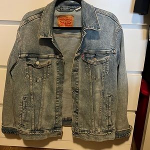 Classic Levi’s jean jacket